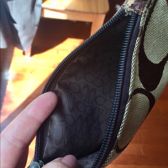 Coach Wristlet with leather detailing - Picture 3 of 4